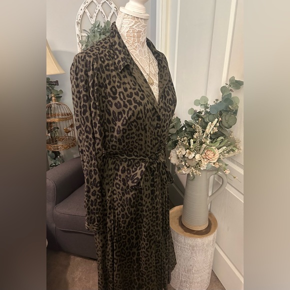 Lucky Brand Cheetah Print Button up Dress w/ Tie - Picture 6 of 9